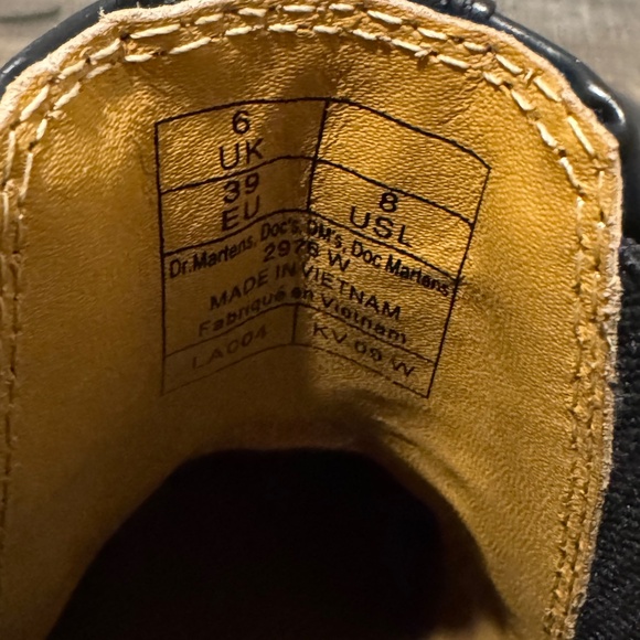 Doc Marten's 2976 Chelsea Boot - Size 8 Women's - Picture 7 of 10